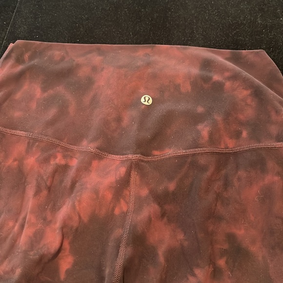 Lululemon maroon camo pattern leggings, cropped just below the knee length - Picture 3 of 5
